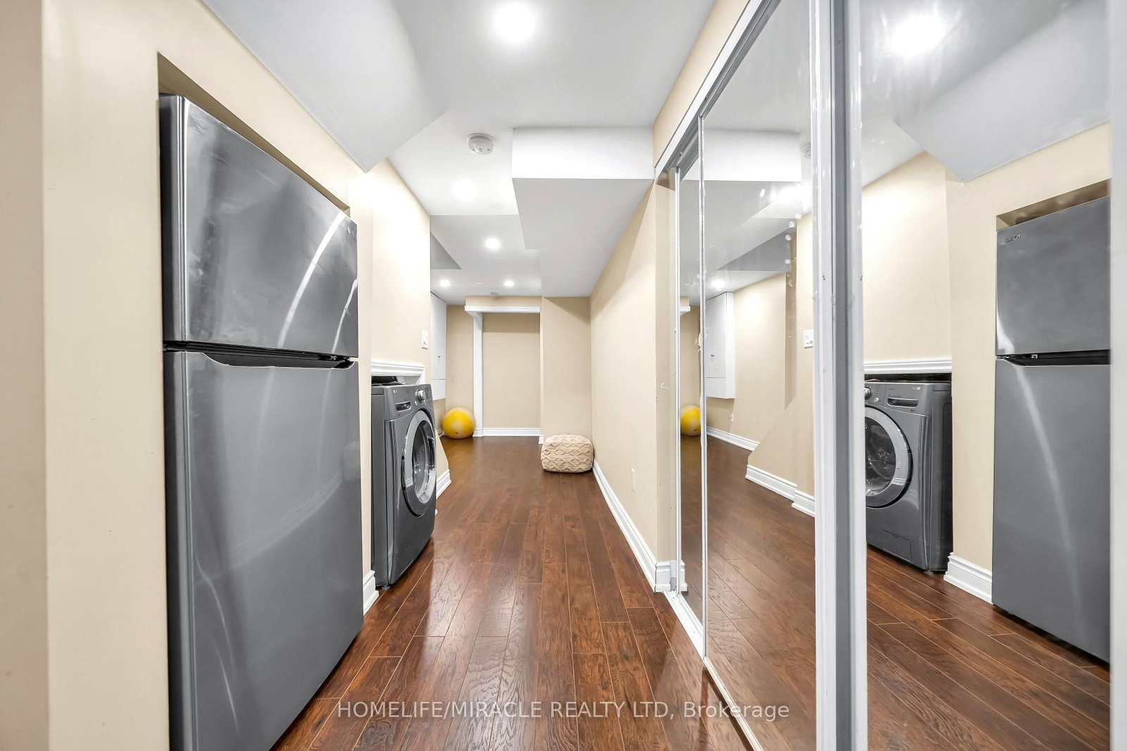 Detached House for sale at 4 Templeton Court, Brampton, Ontario, L6P 3B2 - Bram East - MLS: W12886158