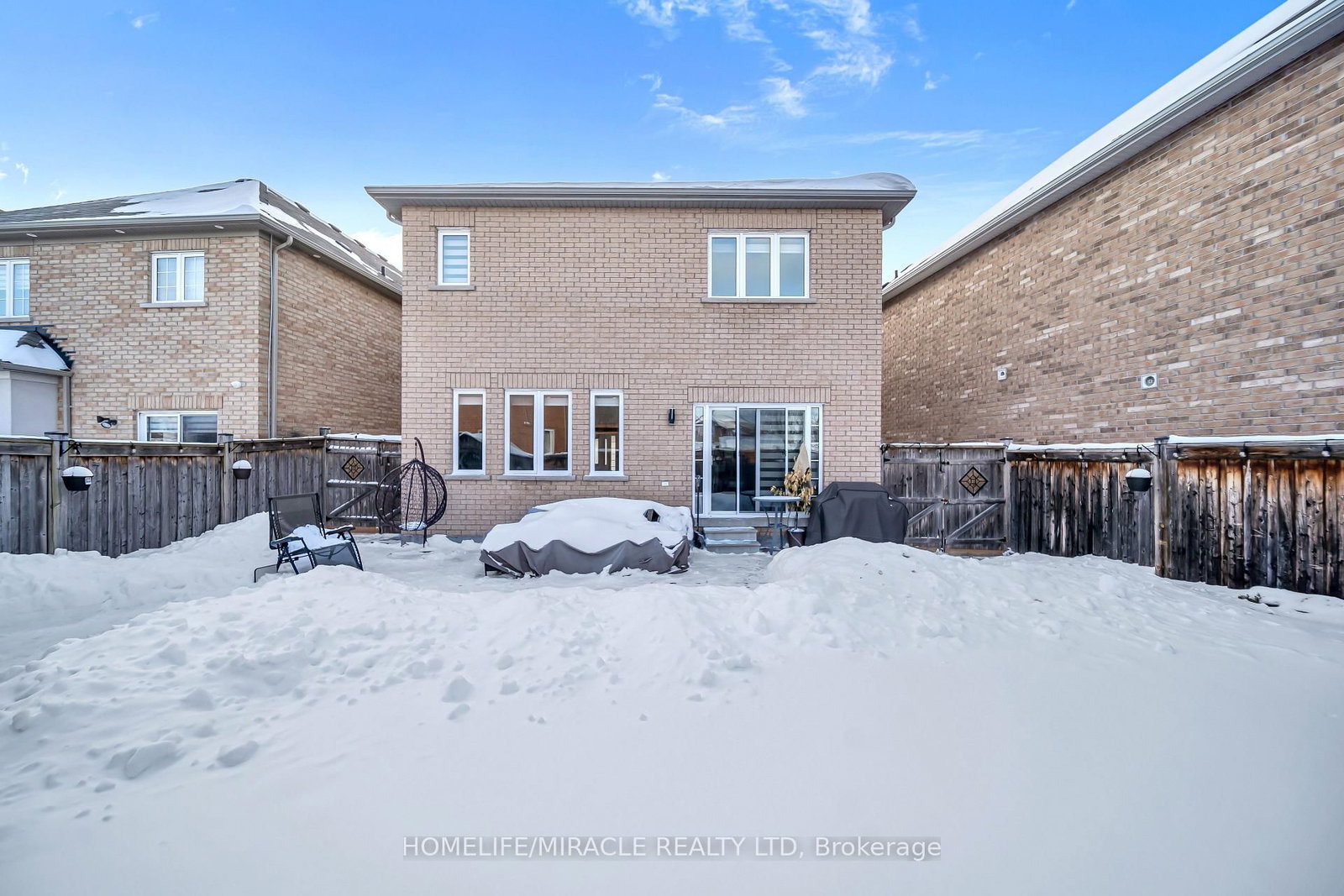 Detached House for sale at 4 Templeton Court, Brampton, Ontario, L6P 3B2 - Bram East - MLS: W12886158