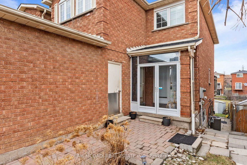 4728 Antelope Cres, Mississauga, L4Z 2W9 | Image 3