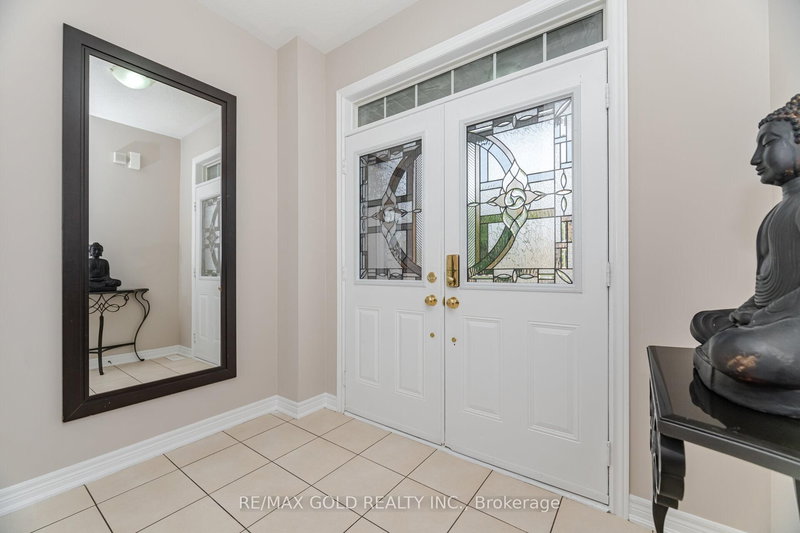 11 Seedland Cres N, Brampton, L6R 0Z6 | Image 2