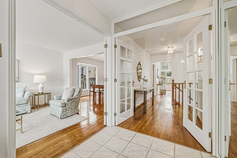 1595 Flamborough Circ, Mississauga, L5M 3M8 | Image 3