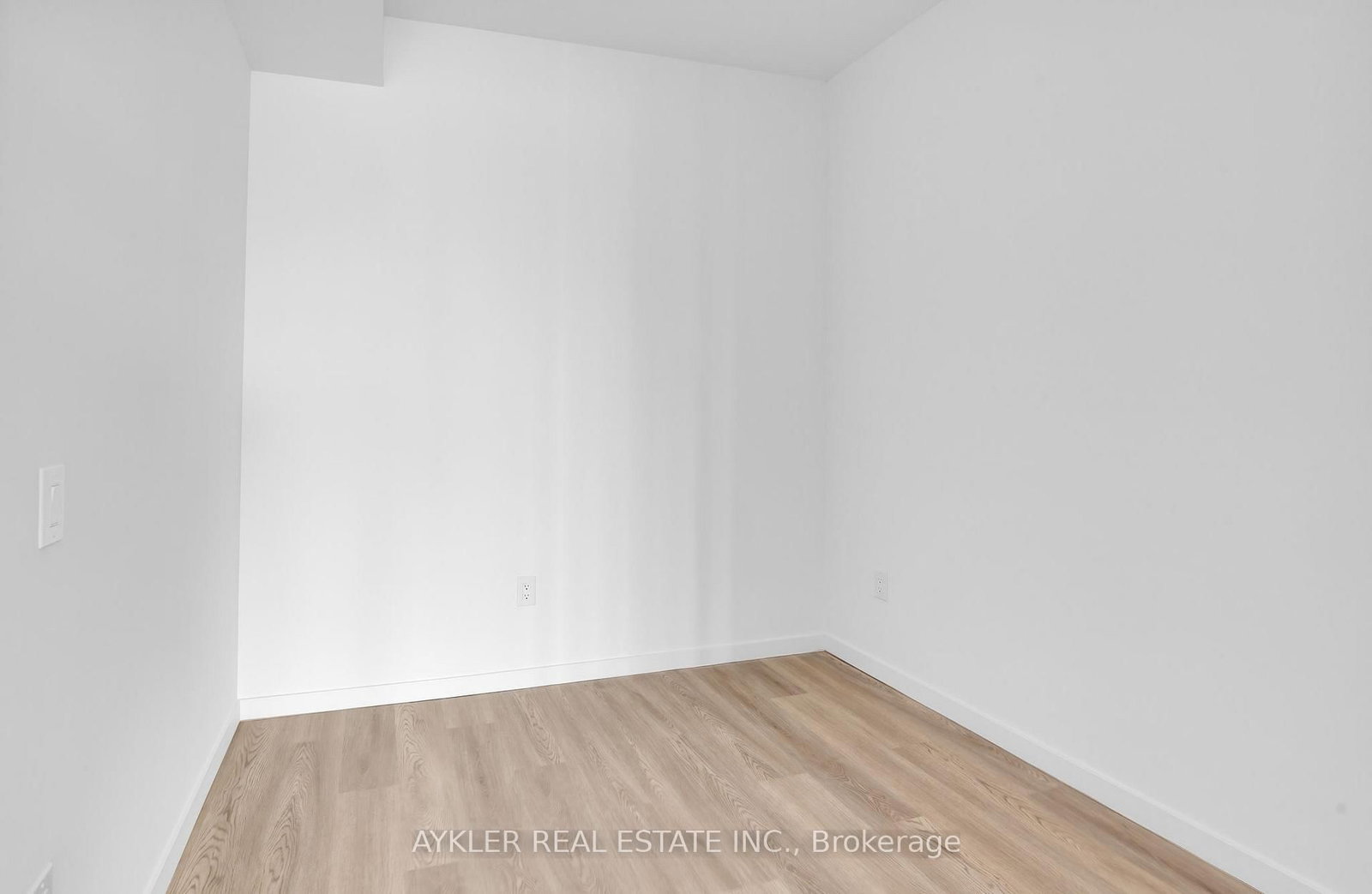 Condo for lease at 410-689 The Queensway, Toronto, Ontario, M8Y 1L1 - Stonegate-Queensway - MLS: W12886674