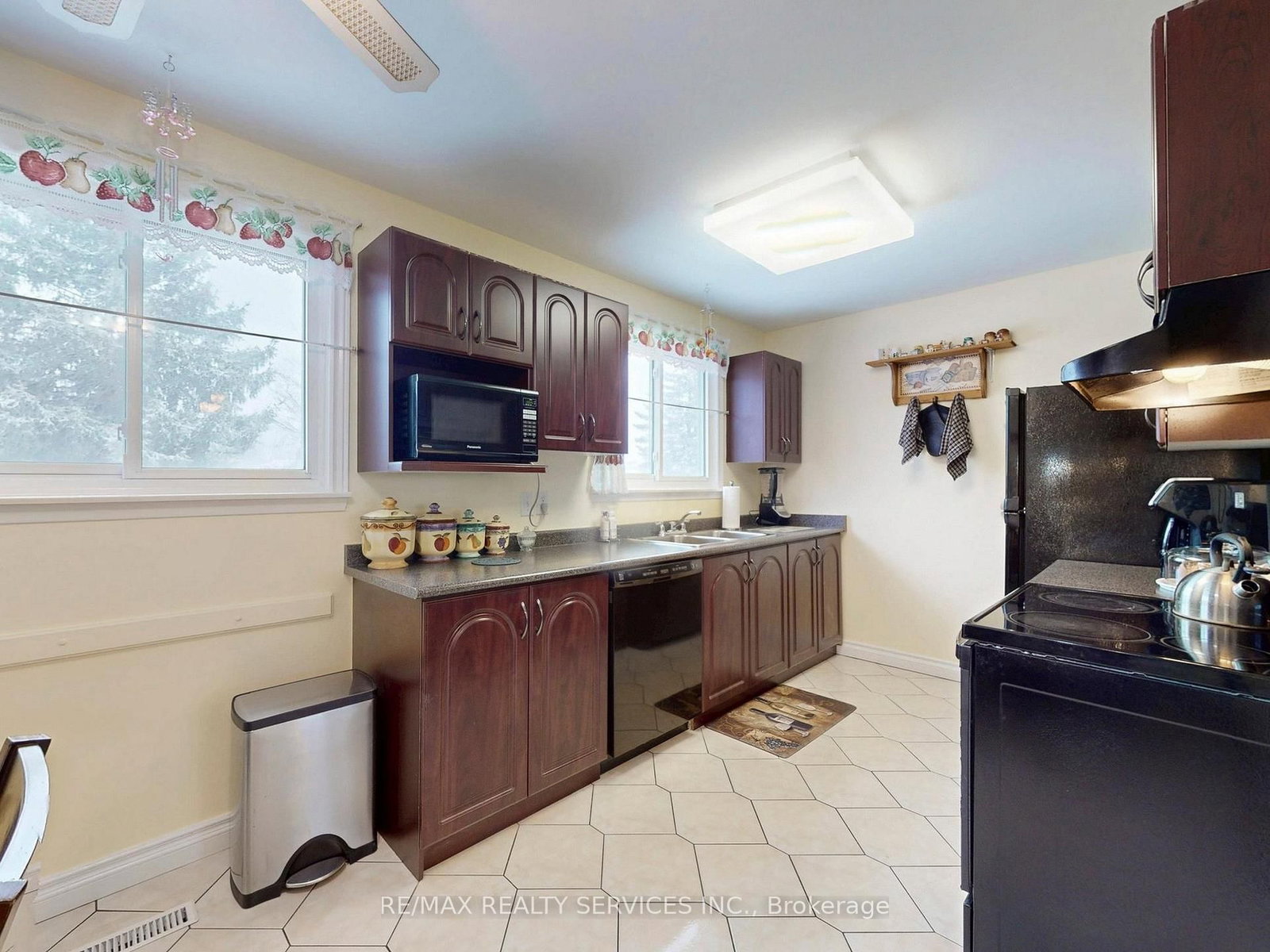 Detached House for sale at 16 Grassington Crescent, Brampton, Ontario, L6S 1Z6 - Northgate - MLS: W12886772