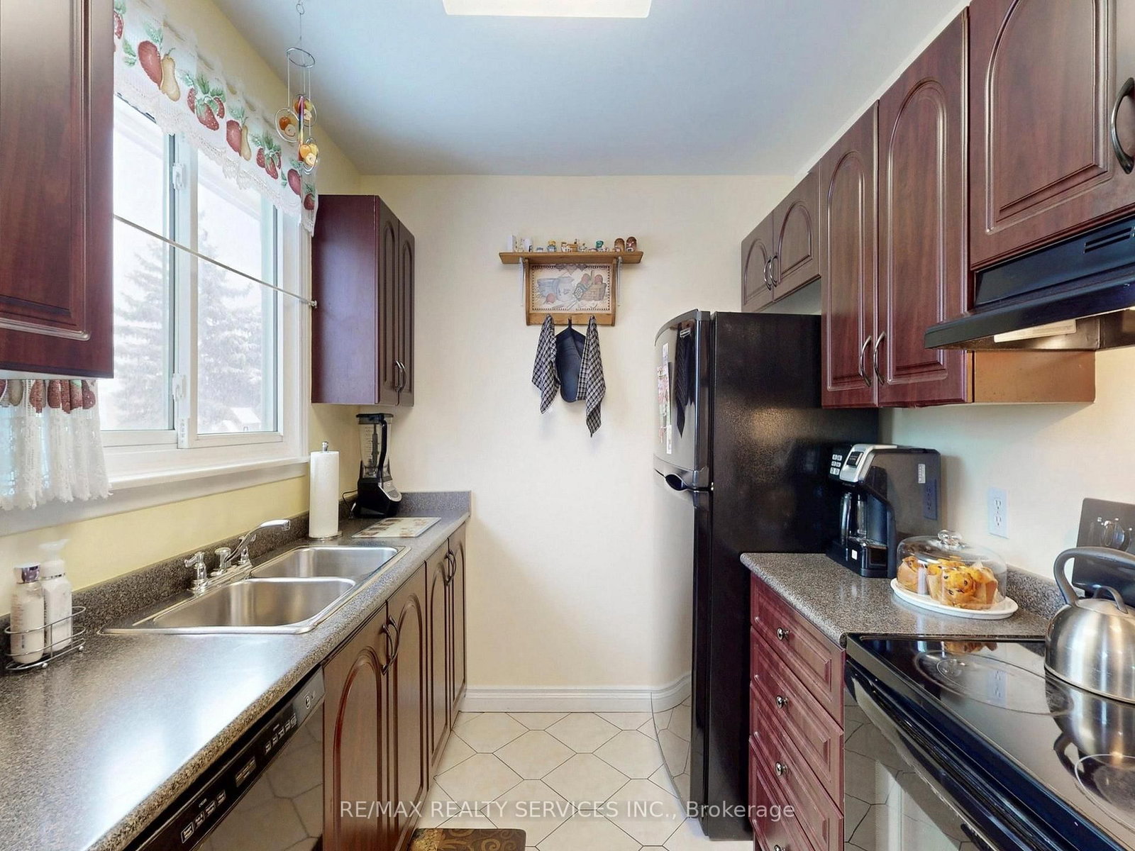 Detached House for sale at 16 Grassington Crescent, Brampton, Ontario, L6S 1Z6 - Northgate - MLS: W12886772