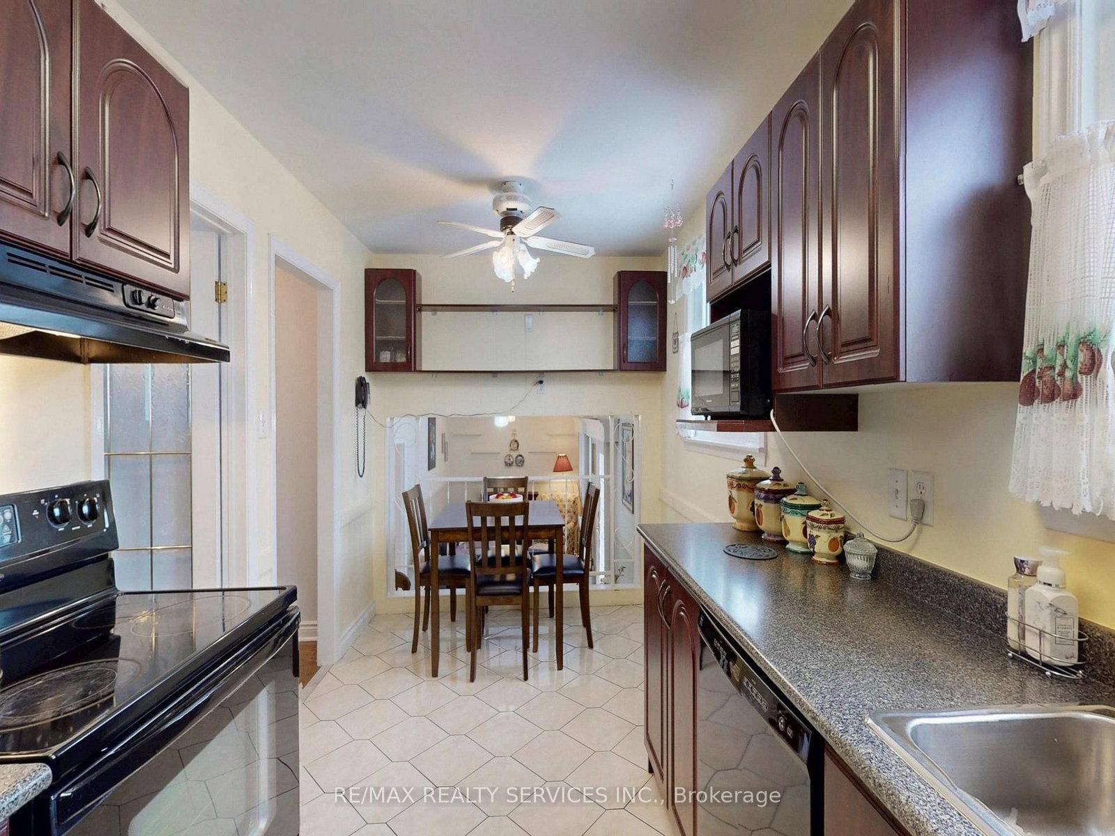 Detached House for sale at 16 Grassington Crescent, Brampton, Ontario, L6S 1Z6 - Northgate - MLS: W12886772