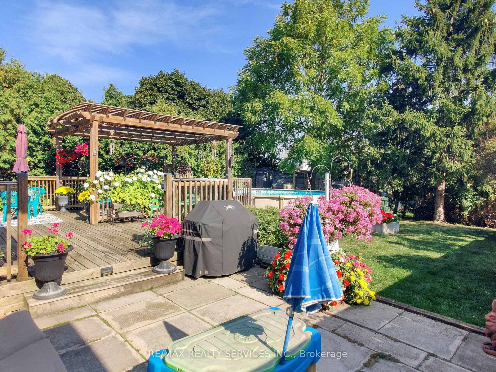 Detached House for sale at 16 Grassington Crescent, Brampton, Ontario, L6S 1Z6 - Northgate - MLS: W12886772