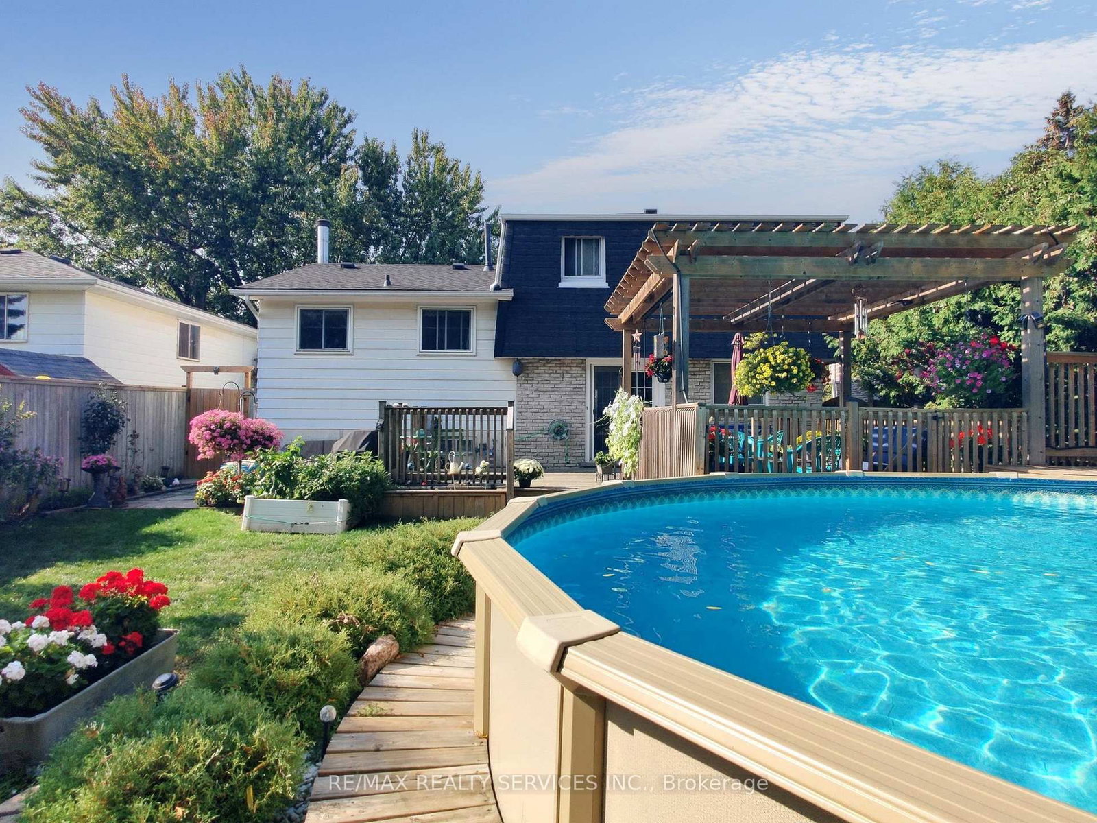 Detached House for sale at 16 Grassington Crescent, Brampton, Ontario, L6S 1Z6 - Northgate - MLS: W12886772