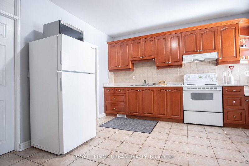 58 Ascot Ave, Toronto, M6E 1E7 | Image 3