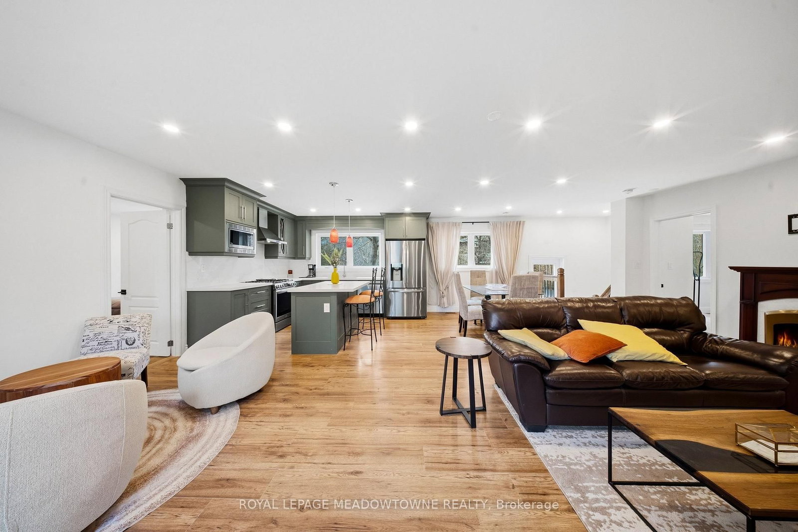 Detached House for sale at 208 Glen Oak Drive, Oakville, Ontario, L6K 2J2 - West - MLS: W12887614