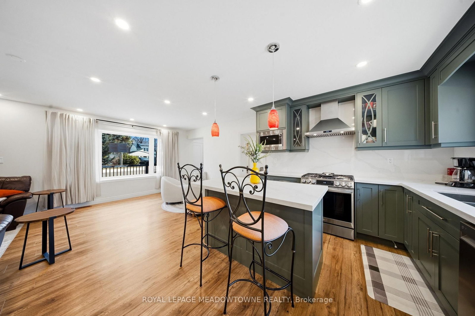 Detached House for sale at 208 Glen Oak Drive, Oakville, Ontario, L6K 2J2 - West - MLS: W12887614