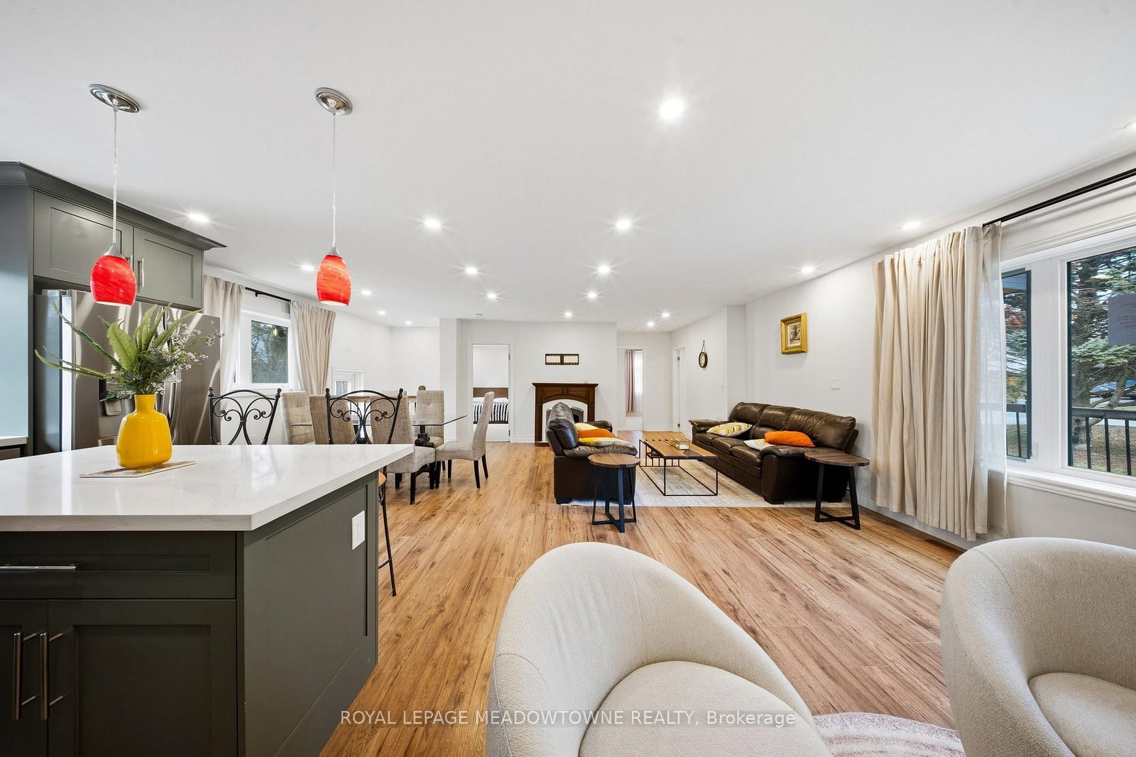 Detached House for sale at 208 Glen Oak Drive, Oakville, Ontario, L6K 2J2 - West - MLS: W12887614