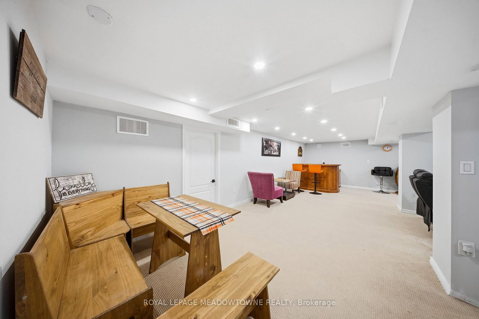 Detached House for sale at 208 Glen Oak Drive, Oakville, Ontario, L6K 2J2 - West - MLS: W12887614