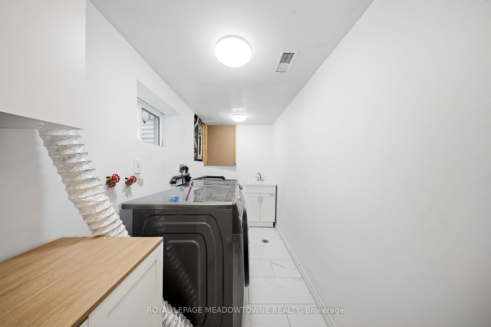 Detached House for sale at 208 Glen Oak Drive, Oakville, Ontario, L6K 2J2 - West - MLS: W12887614