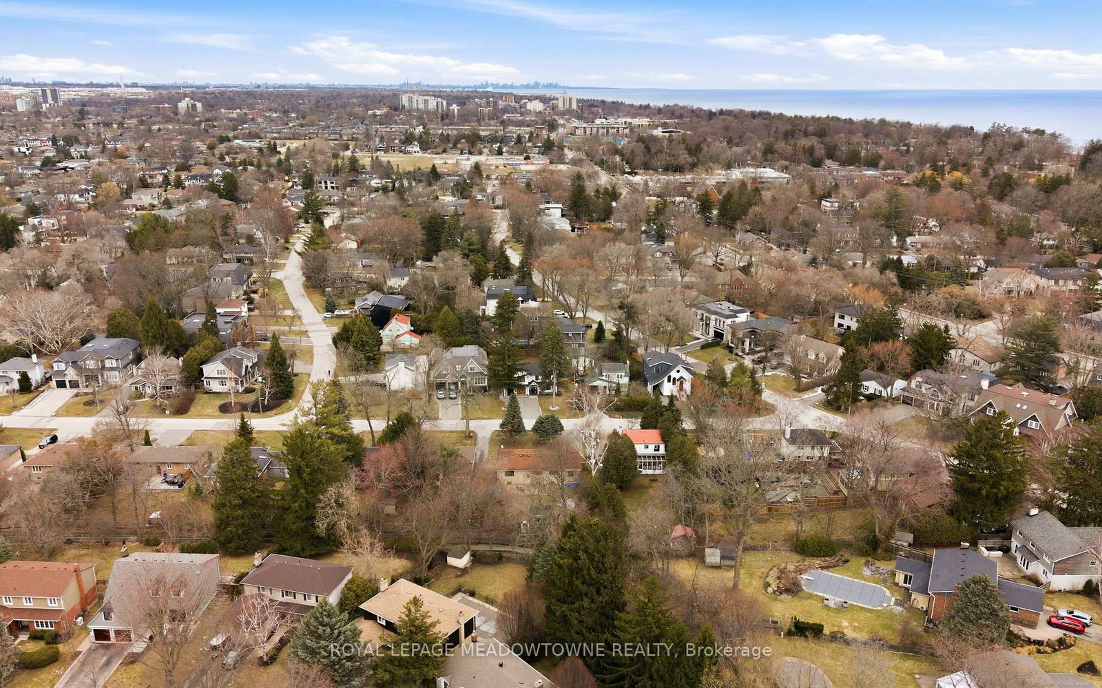 Detached House for sale at 208 Glen Oak Drive, Oakville, Ontario, L6K 2J2 - West - MLS: W12887614