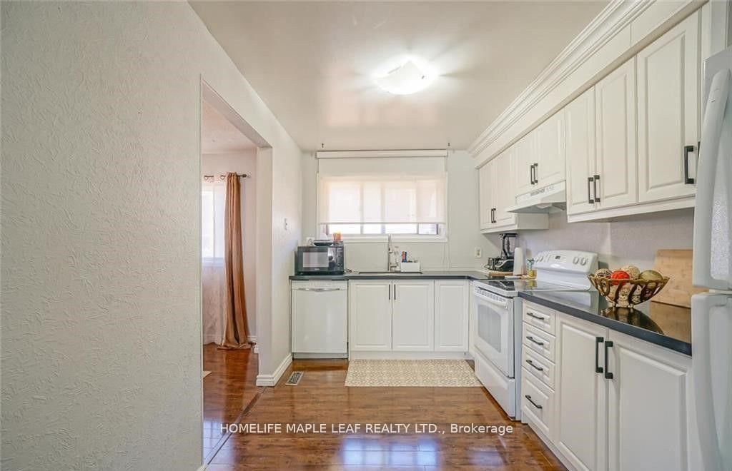 Townhouse for sale at 113-113 Ashton Crescent, Brampton, Ontario, L6S 3J9 - Central Park - MLS: W12887666