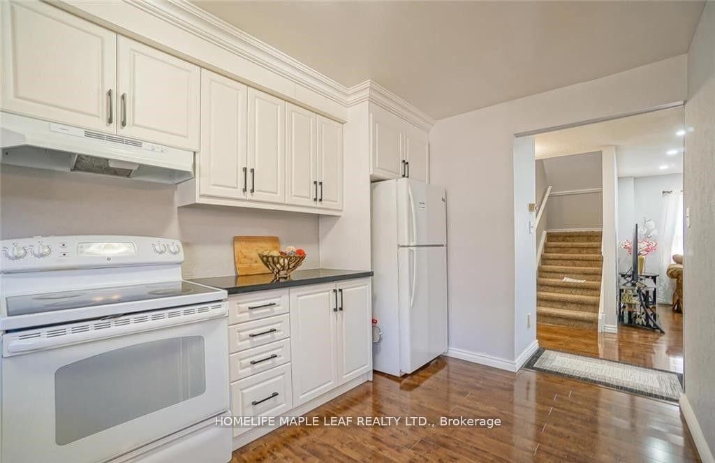 Townhouse for sale at 113-113 Ashton Crescent, Brampton, Ontario, L6S 3J9 - Central Park - MLS: W12887666