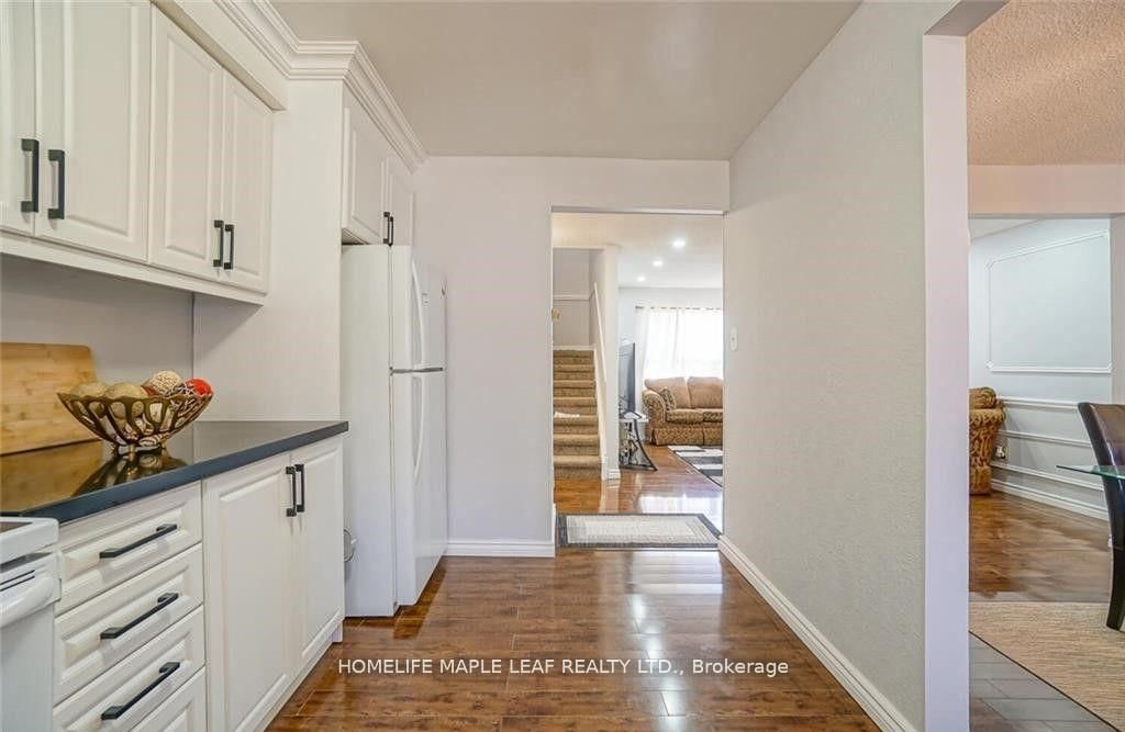 Townhouse for sale at 113-113 Ashton Crescent, Brampton, Ontario, L6S 3J9 - Central Park - MLS: W12887666