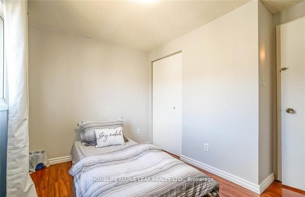 Townhouse for sale at 113-113 Ashton Crescent, Brampton, Ontario, L6S 3J9 - Central Park - MLS: W12887666