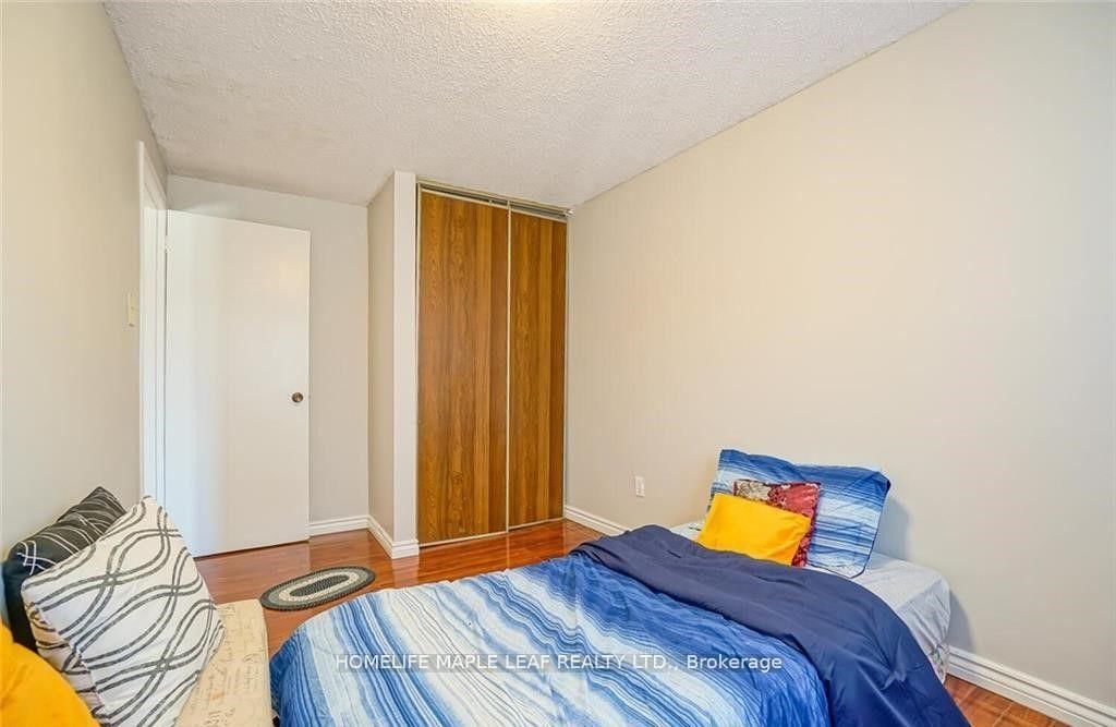 Townhouse for sale at 113-113 Ashton Crescent, Brampton, Ontario, L6S 3J9 - Central Park - MLS: W12887666