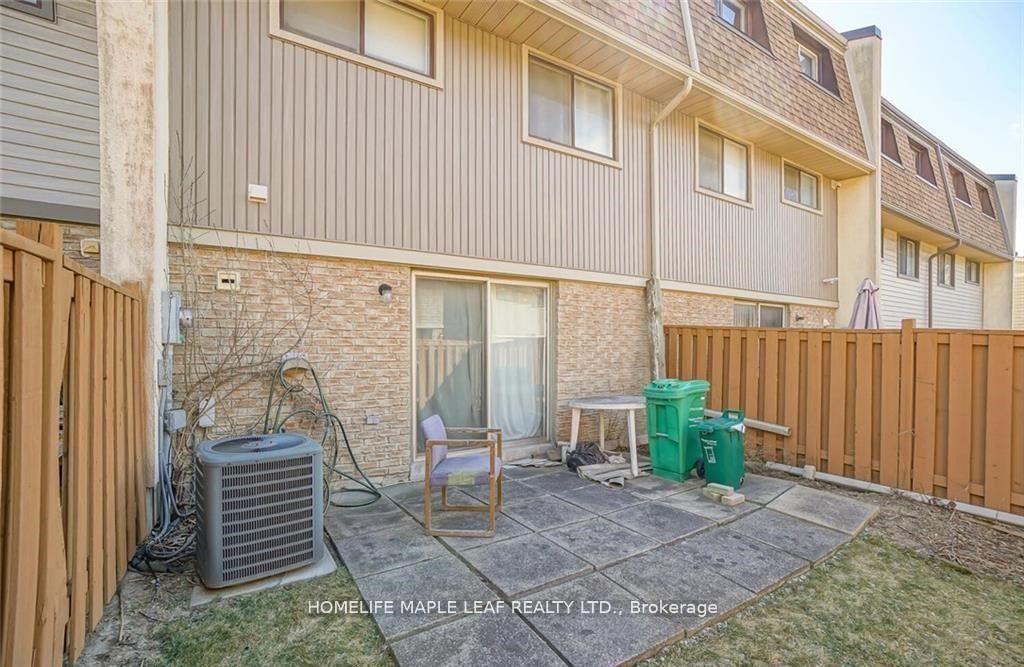 Townhouse for sale at 113-113 Ashton Crescent, Brampton, Ontario, L6S 3J9 - Central Park - MLS: W12887666