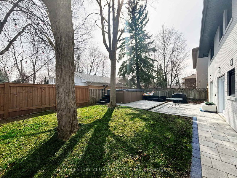 18 Winsdale Rd, Toronto, M9C 2W8 | Image 3