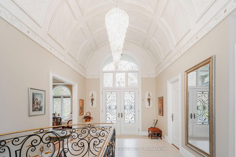 2370 Hammond Rd, Mississauga, L5K 1T2 | Image 3