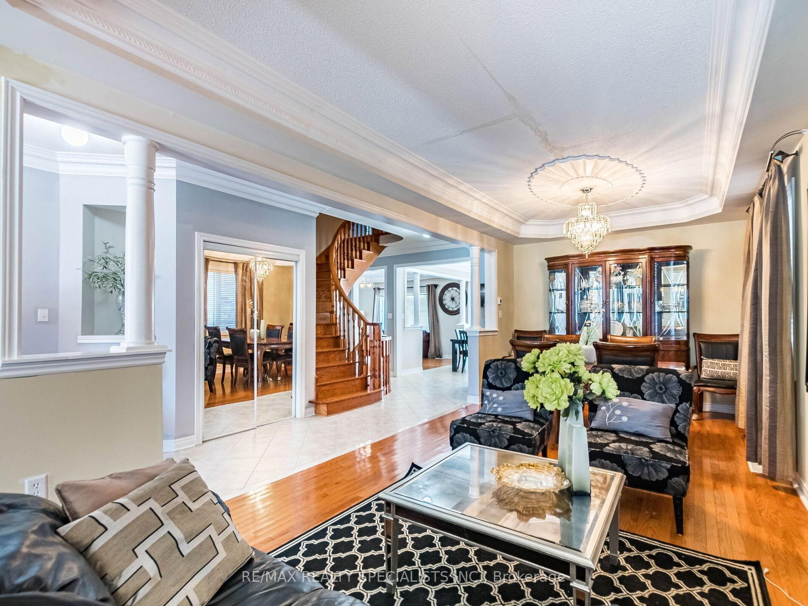 Detached House for sale at 9 Pepperbush Road, Brampton, Ontario, L6P 2L5 - Bram East - MLS: W12888072