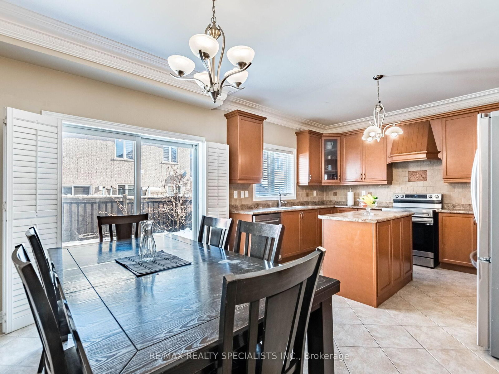 Detached House for sale at 9 Pepperbush Road, Brampton, Ontario, L6P 2L5 - Bram East - MLS: W12888072