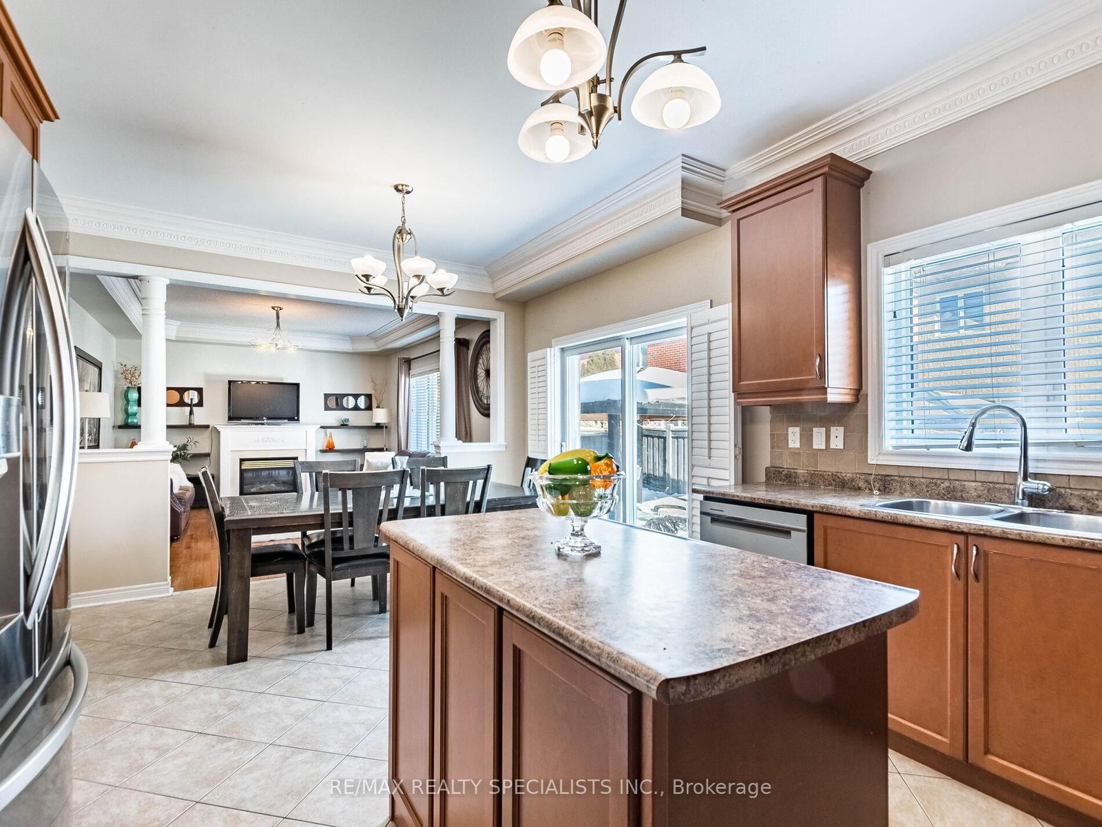 Detached House for sale at 9 Pepperbush Road, Brampton, Ontario, L6P 2L5 - Bram East - MLS: W12888072