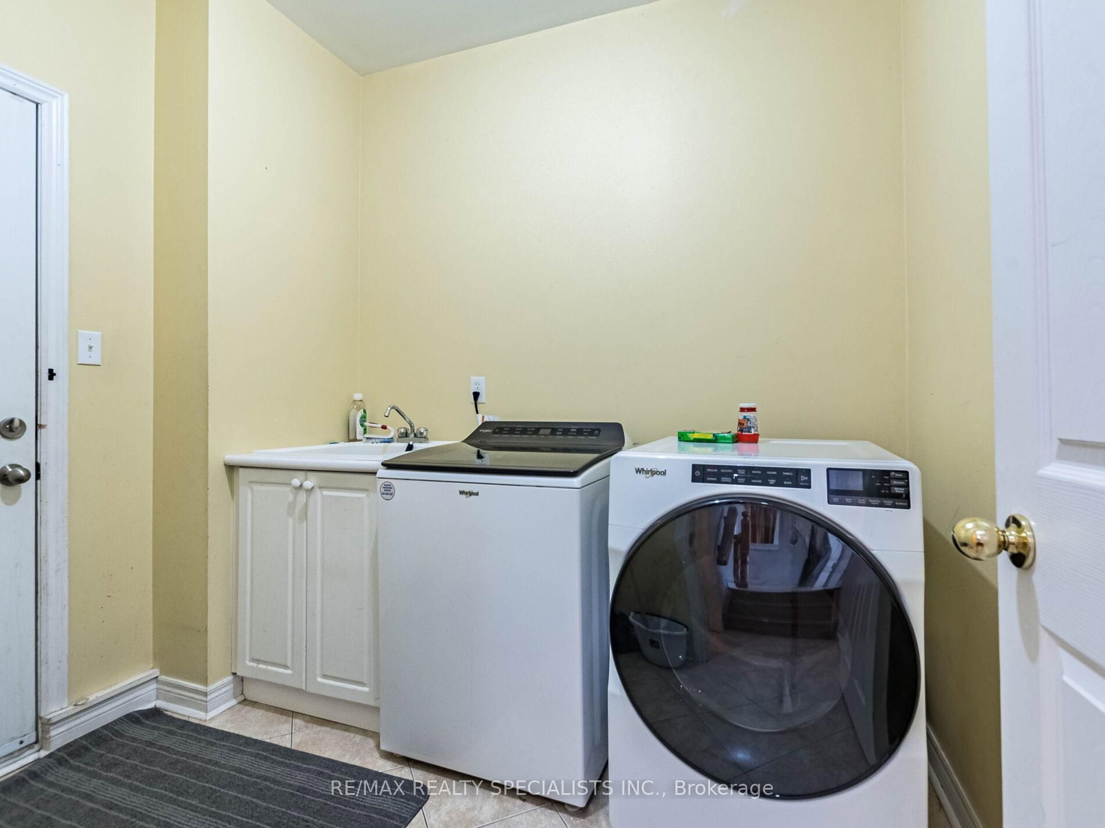 Detached House for sale at 9 Pepperbush Road, Brampton, Ontario, L6P 2L5 - Bram East - MLS: W12888072