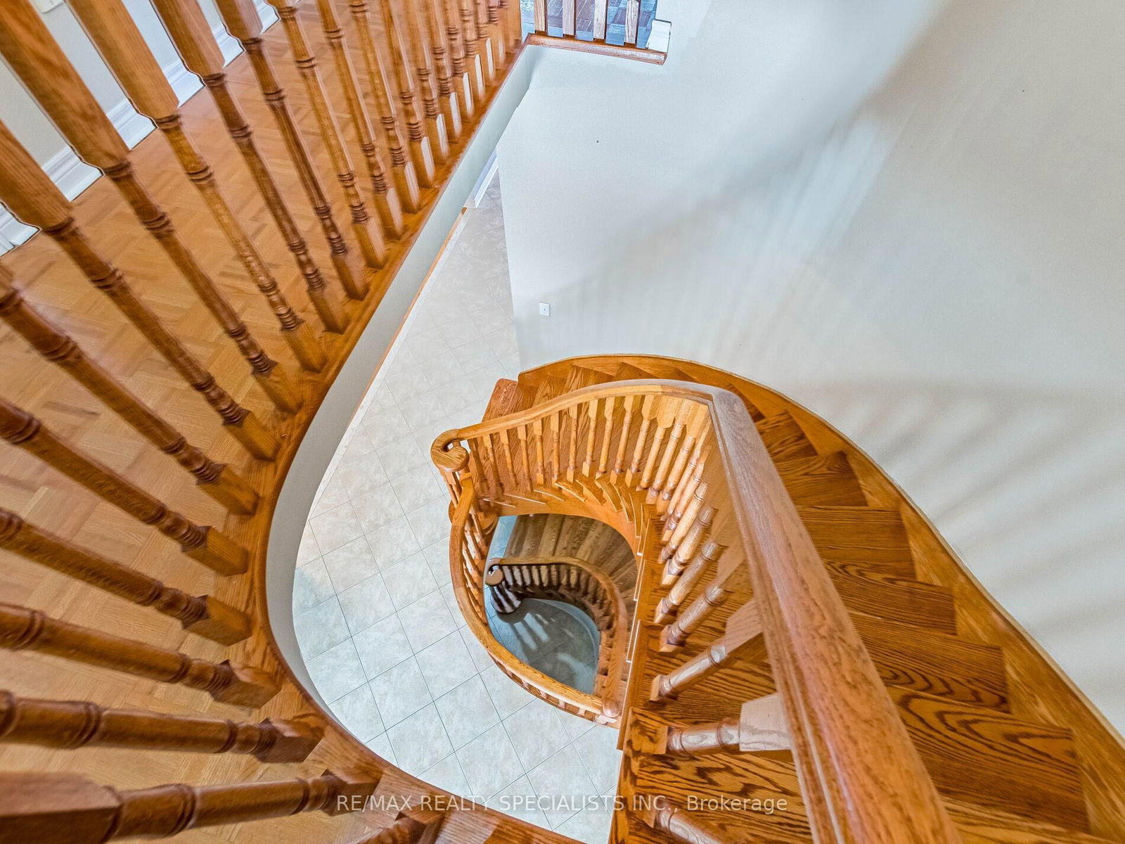 Detached House for sale at 9 Pepperbush Road, Brampton, Ontario, L6P 2L5 - Bram East - MLS: W12888072