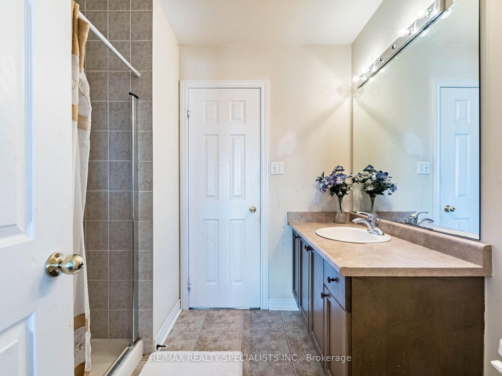 Detached House for sale at 9 Pepperbush Road, Brampton, Ontario, L6P 2L5 - Bram East - MLS: W12888072