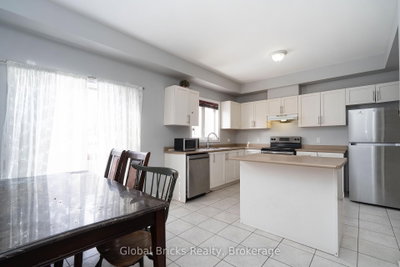 10 Dillon Brampton,ON L6X 3B6 — Photo 13