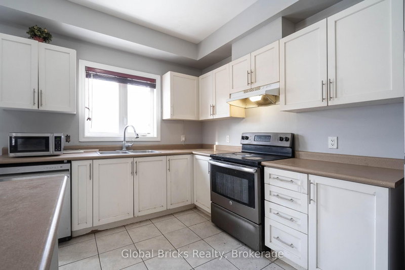 10 Dillon Brampton,ON L6X 3B6 — Photo 14