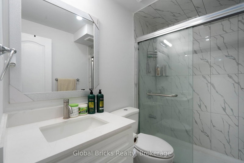 10 Dillon Brampton,ON L6X 3B6 — Photo 37