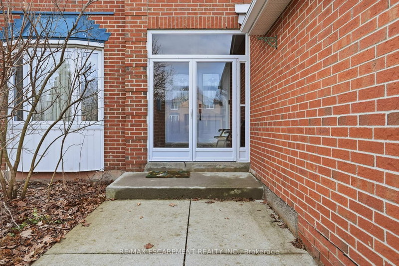 3192 Colebrook Court