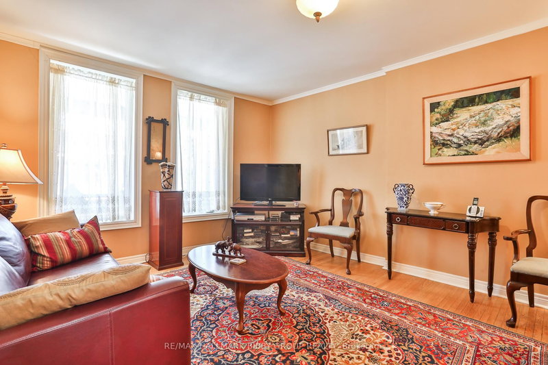 98 Fuller Ave, Toronto, M6R 2C5 | Image 3