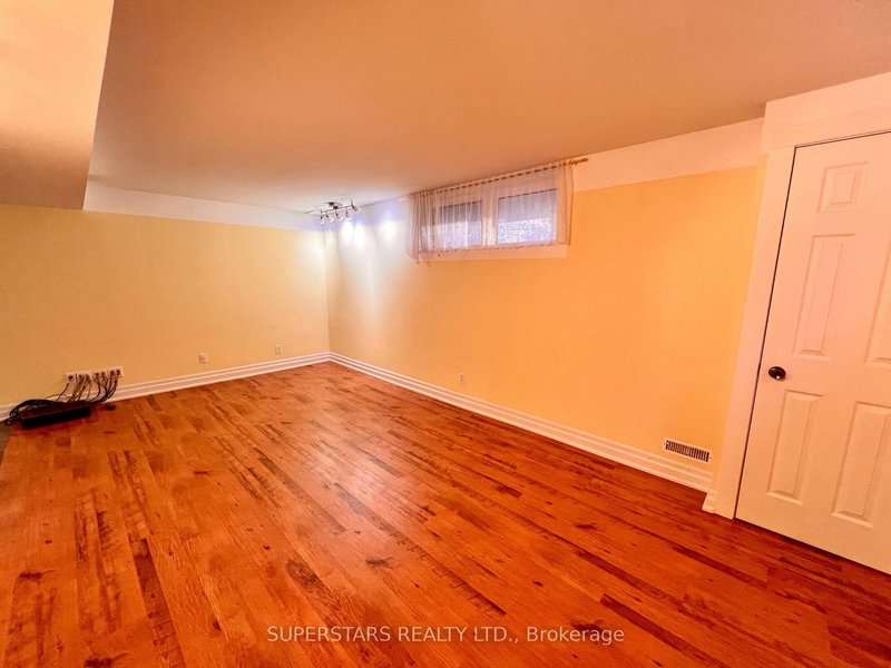 366 Winston Rd, Oakville, L6L 4W5 | Image 3