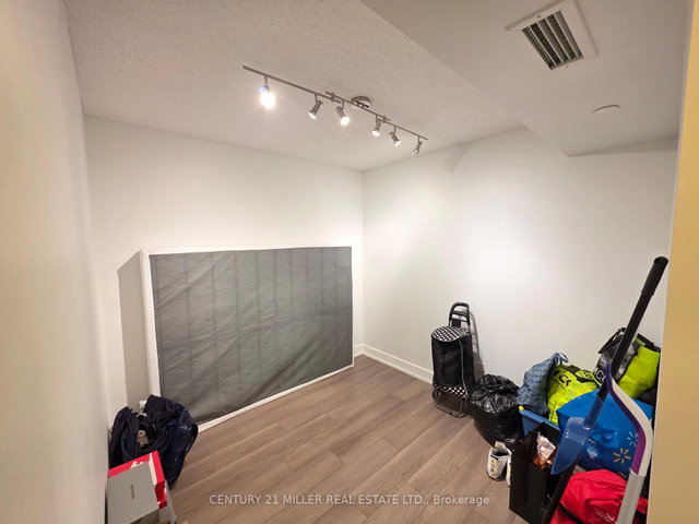 811 - 6 Eva Road