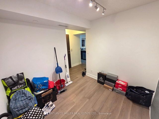 811 - 6 Eva Road