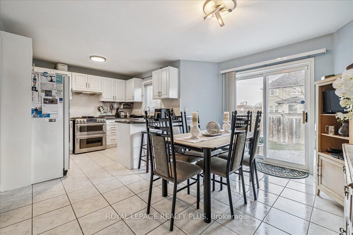 Detached House for sale at 3561 Old Orchard Park Drive, Mississauga, Ontario, L5B 4E3 - Fairview - MLS: W12888716