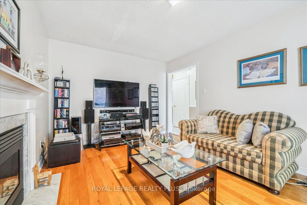 Detached House for sale at 3561 Old Orchard Park Drive, Mississauga, Ontario, L5B 4E3 - Fairview - MLS: W12888716