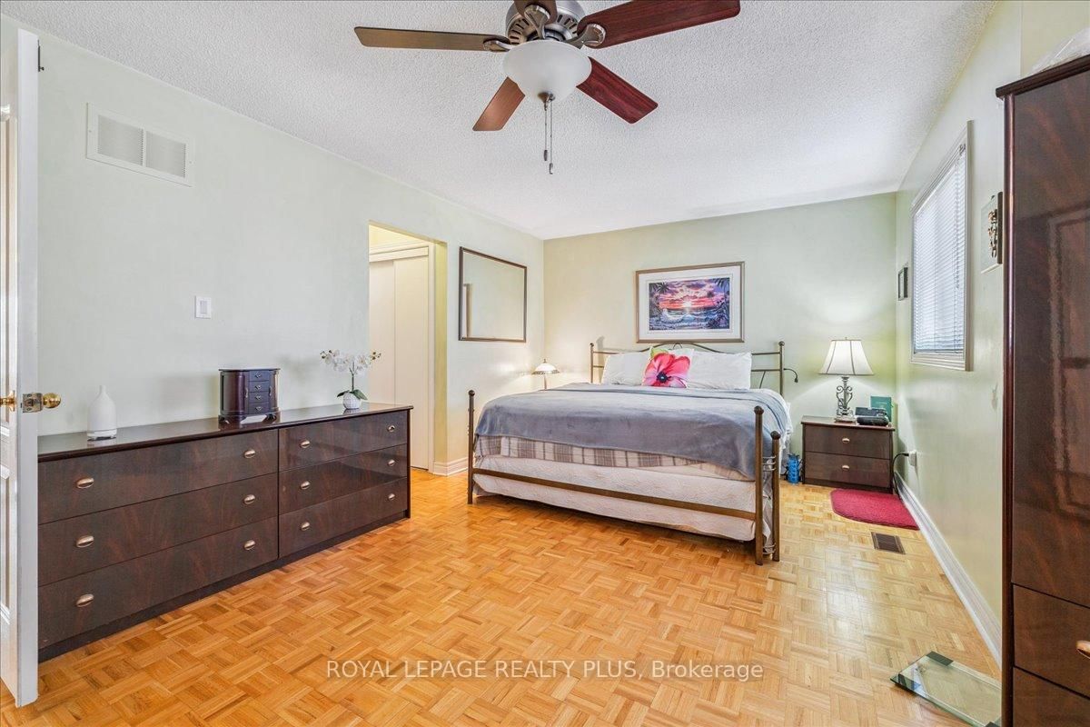 Detached House for sale at 3561 Old Orchard Park Drive, Mississauga, Ontario, L5B 4E3 - Fairview - MLS: W12888716