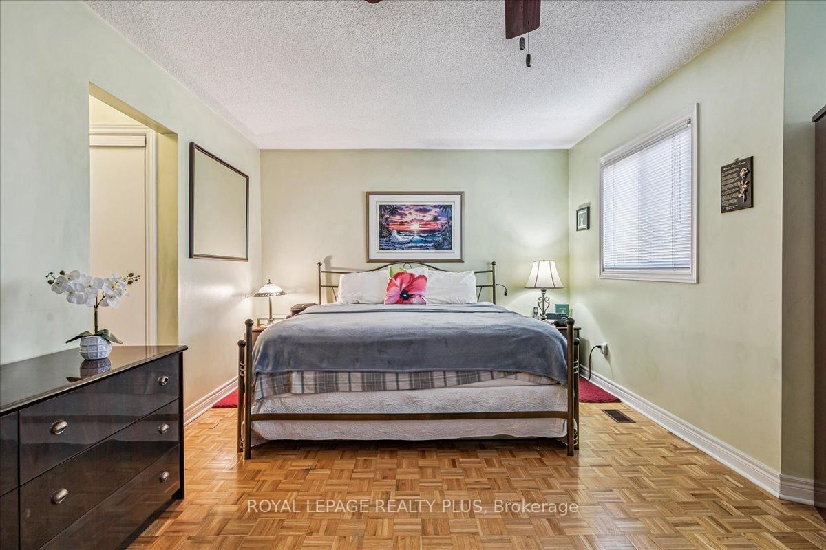 Detached House for sale at 3561 Old Orchard Park Drive, Mississauga, Ontario, L5B 4E3 - Fairview - MLS: W12888716