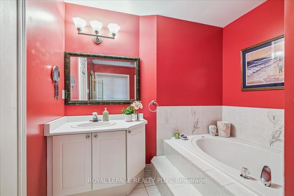 Detached House for sale at 3561 Old Orchard Park Drive, Mississauga, Ontario, L5B 4E3 - Fairview - MLS: W12888716