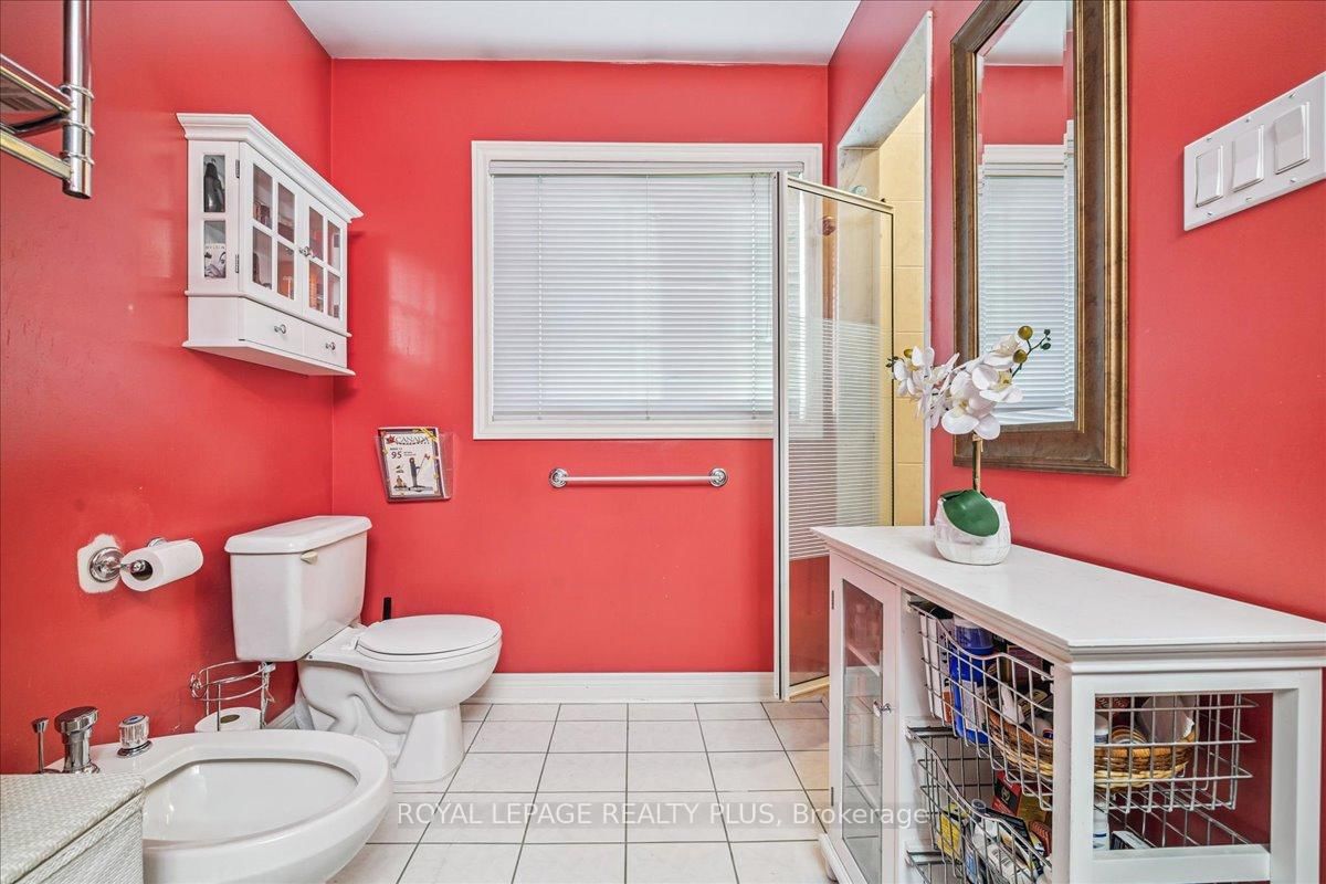 Detached House for sale at 3561 Old Orchard Park Drive, Mississauga, Ontario, L5B 4E3 - Fairview - MLS: W12888716