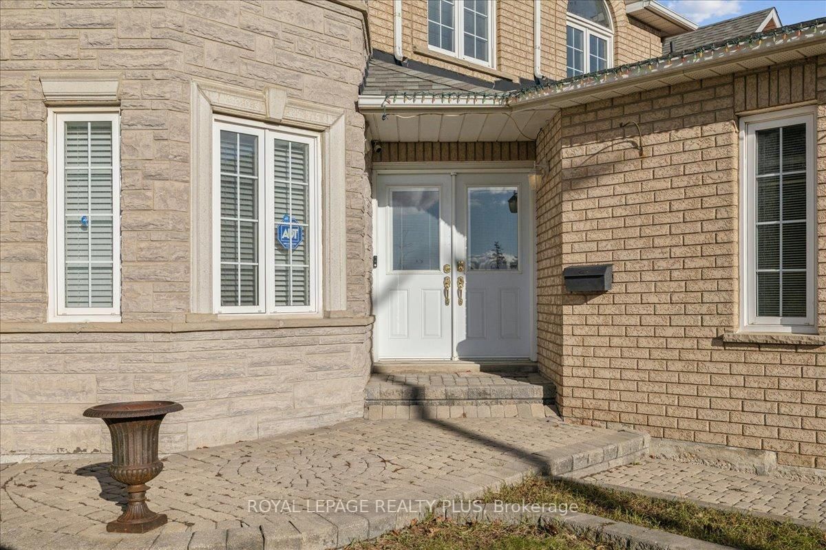 Detached House for sale at 3561 Old Orchard Park Drive, Mississauga, Ontario, L5B 4E3 - Fairview - MLS: W12888716