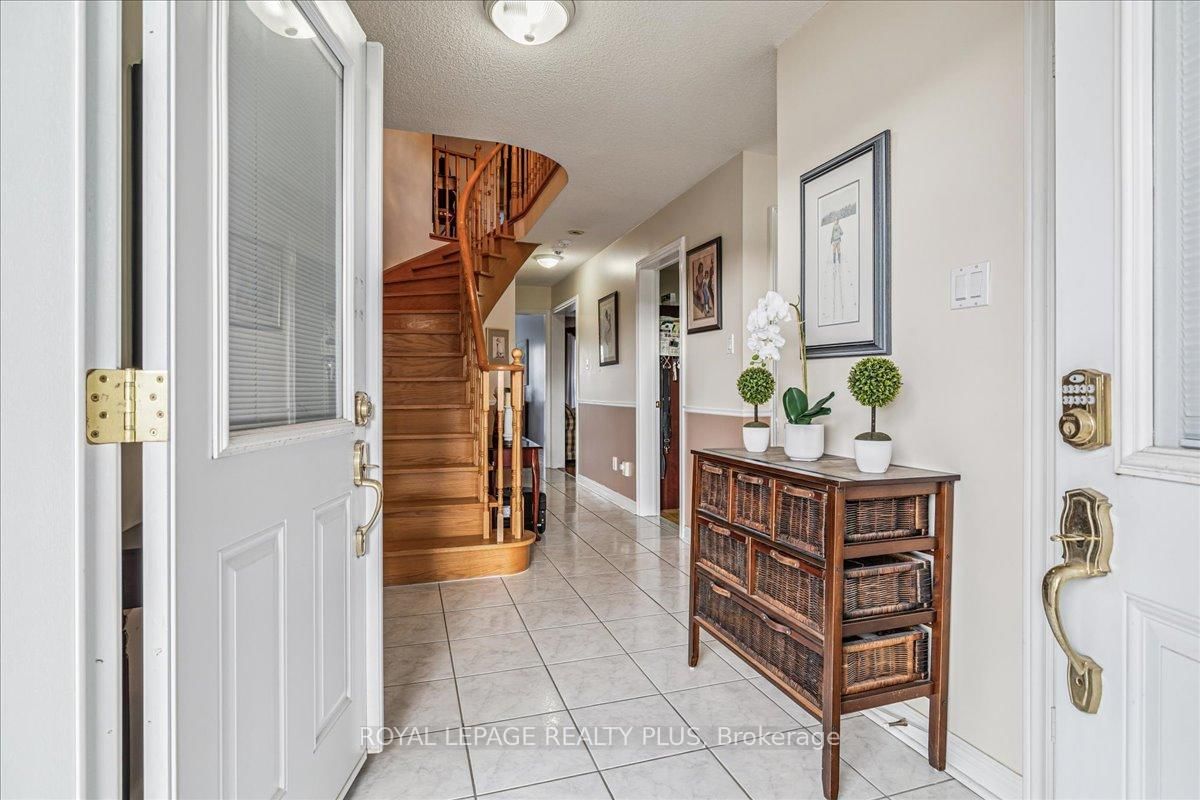 Detached House for sale at 3561 Old Orchard Park Drive, Mississauga, Ontario, L5B 4E3 - Fairview - MLS: W12888716