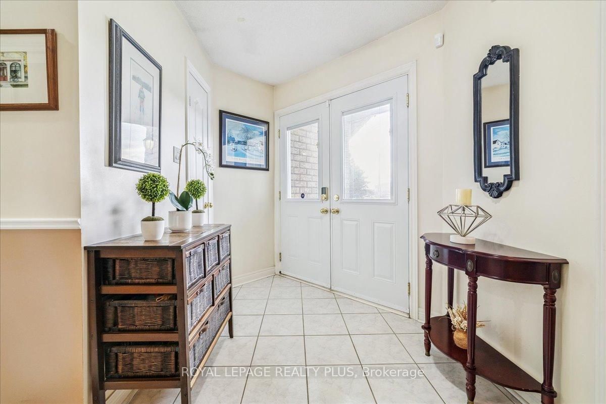 Detached House for sale at 3561 Old Orchard Park Drive, Mississauga, Ontario, L5B 4E3 - Fairview - MLS: W12888716