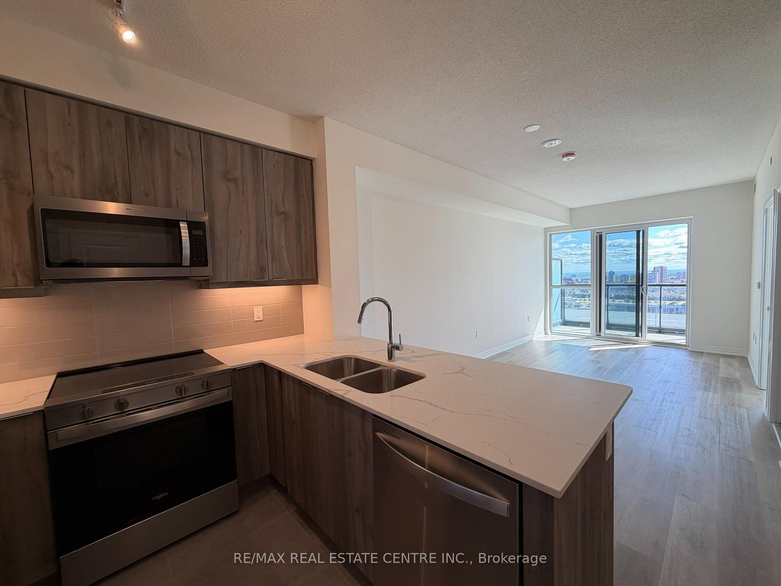 15 Watergarden Drive, Unit 1703 - Photo 2